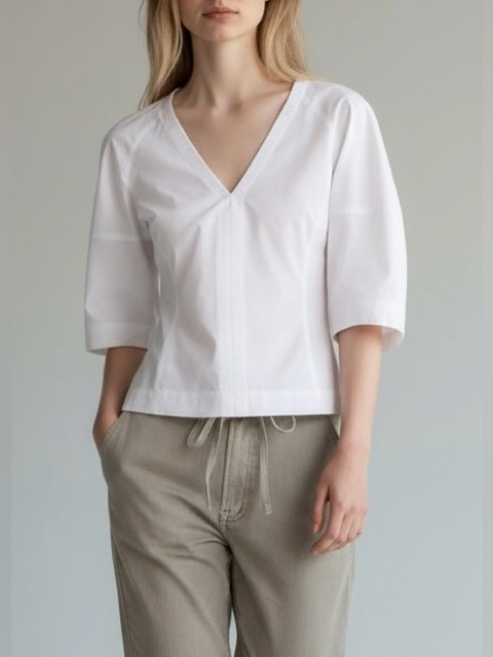 🆕 NWT Madewell Sculptural V-Neck Top in Poplin